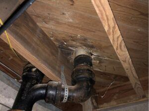 crawlspace (subfloor) with no insulation